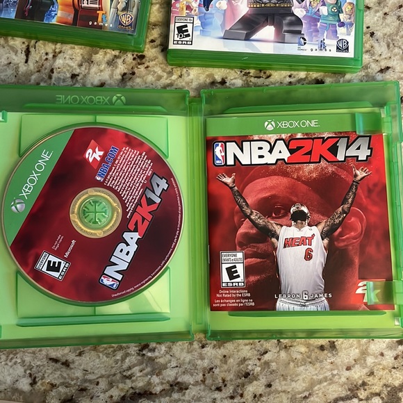 Assorted xbox one games. - Picture 4 of 8